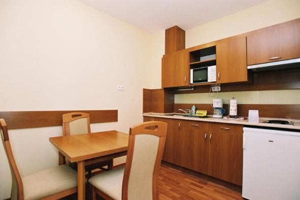 Panorama Wellness Apartman Hotel Hajduszoboszlo Room photo